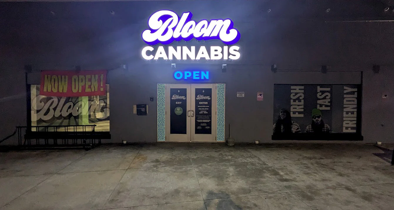 OPEN - Premium Neon Artwork