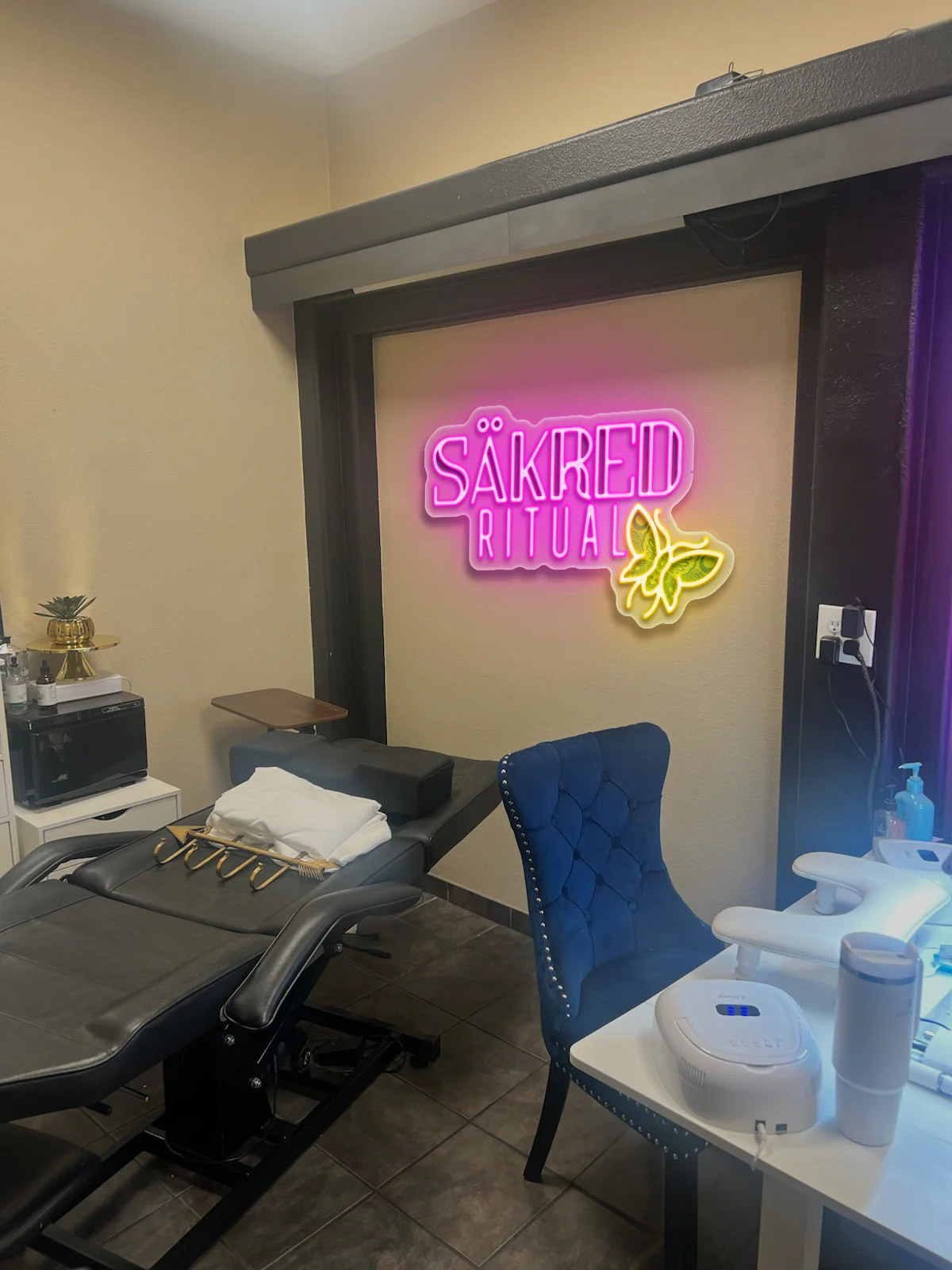 SAKRED RITUAL - Premium Neon Artwork